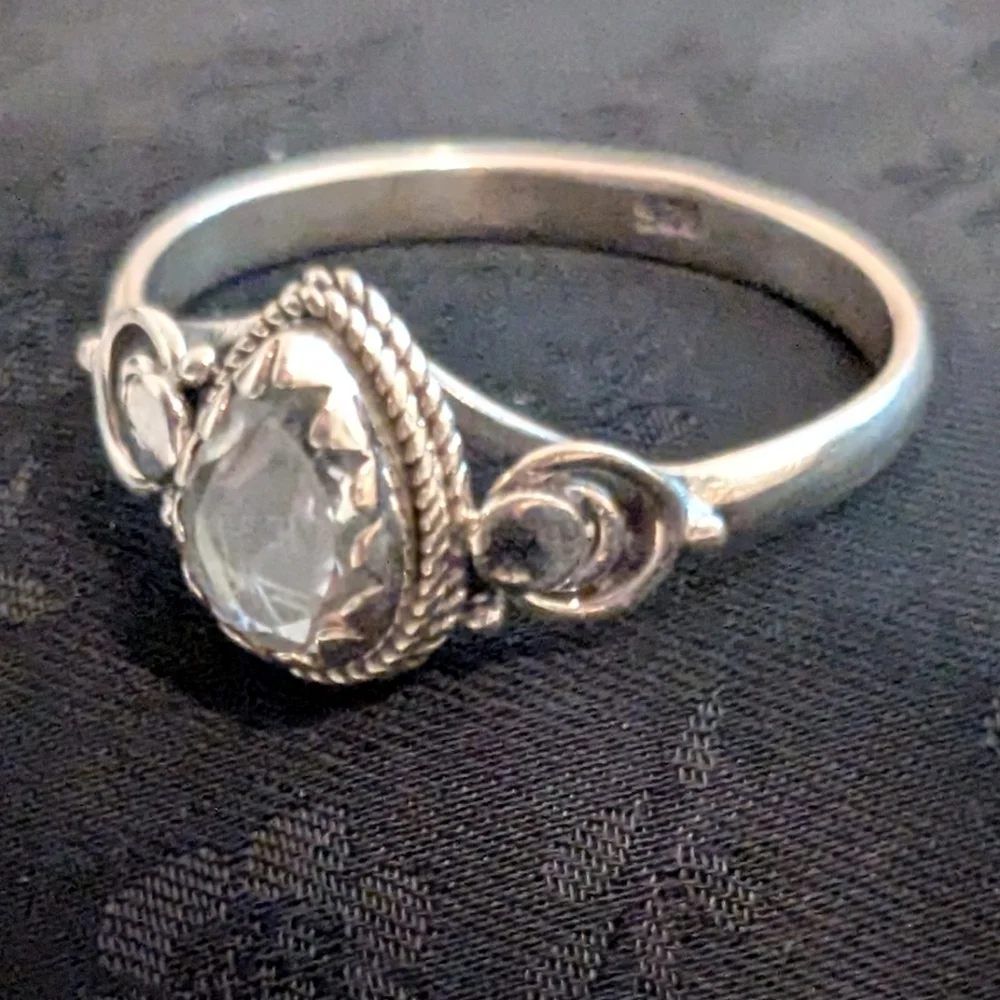 🆕 Elegant Solid Sterling Silver Ring Teardrop Genuine Topaz Ring Size 10 - Picture 2 of 7